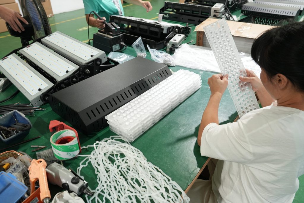 MFL-G-A flood light on the production line