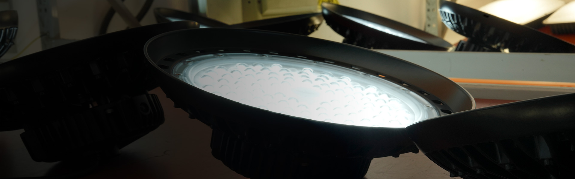 https://www.mic-led.com/wp-content/uploads/2025/07/MHB-U-M-high-bay-light-1920x600-1.jpg