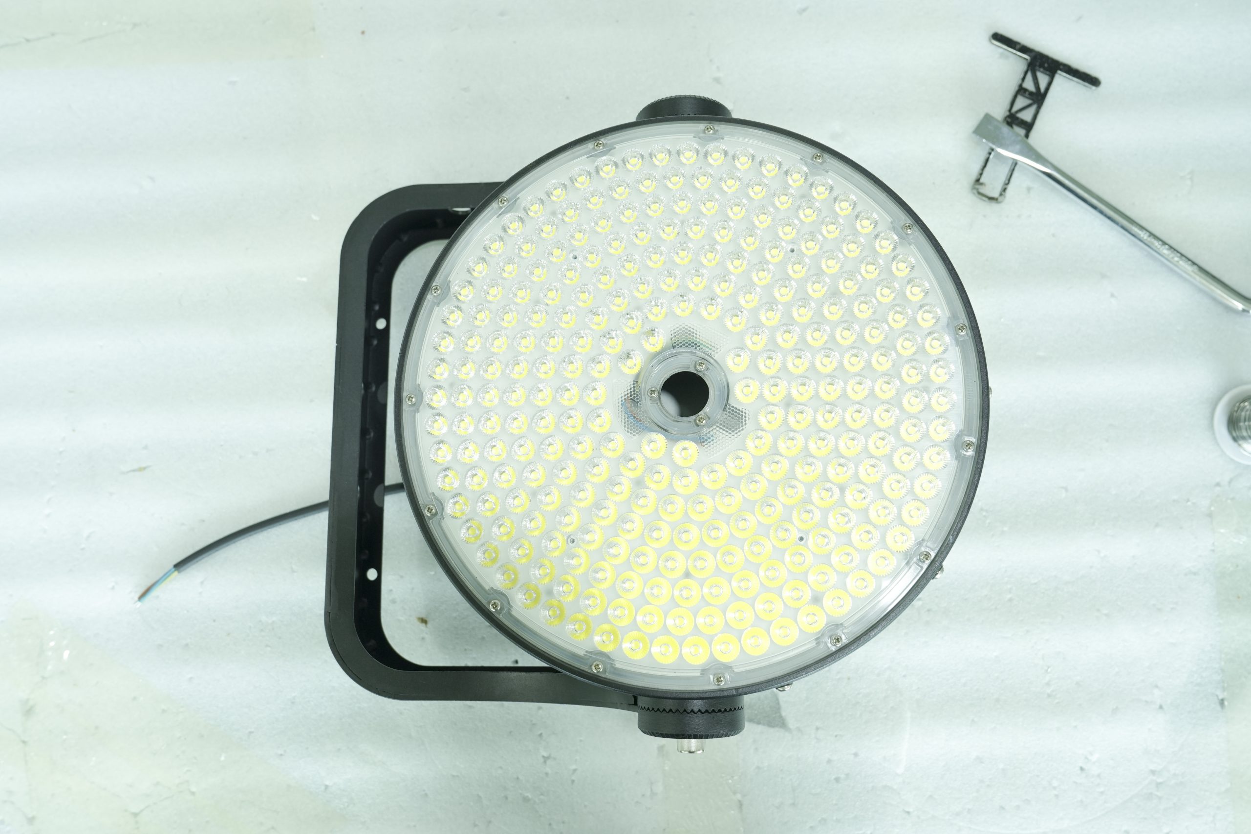 round spotlight 600w front view