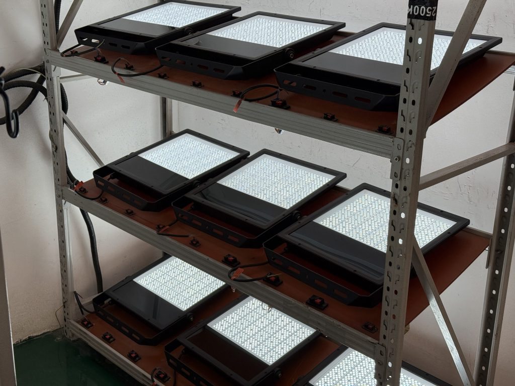 MFL-S-3 flood light