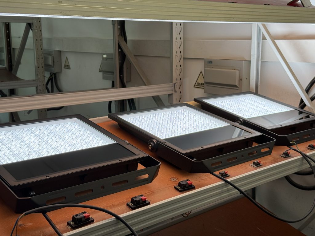 MFL-S-3 flood light