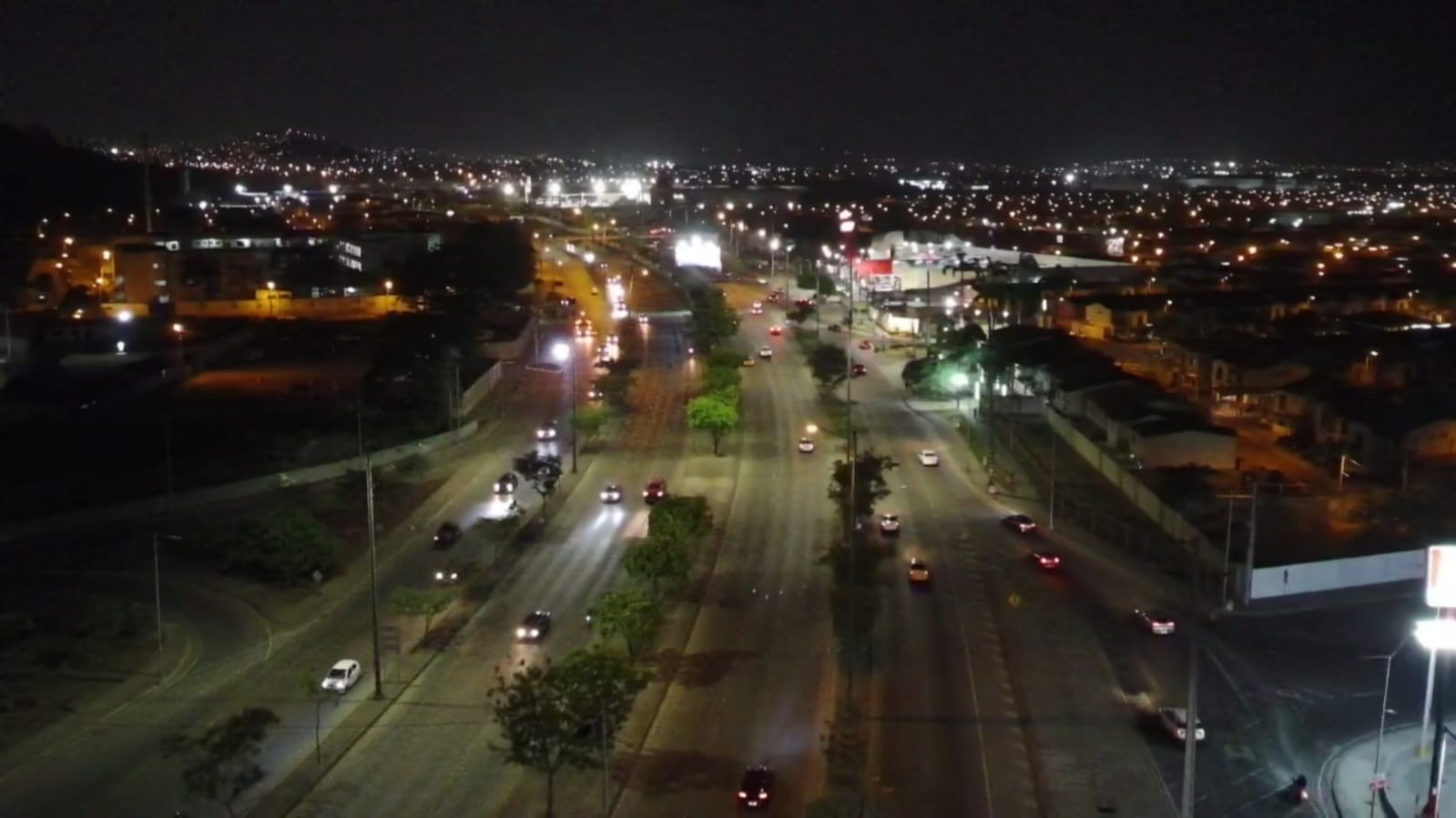 300W LED Street Lighting Project in Ecuador Completed with 1,200+ Units