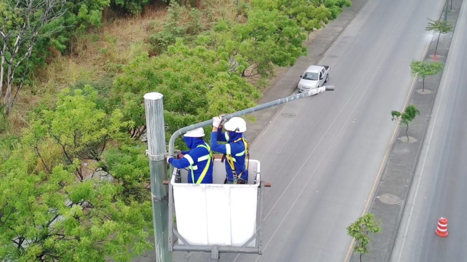 300W LED Street Lighting Project in Ecuador Completed with 1,200+ Units