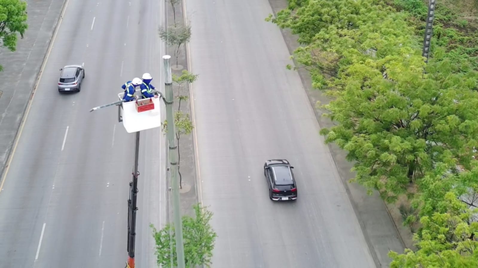 300W LED Street Lighting Project in Ecuador Completed with 1,200+ Units